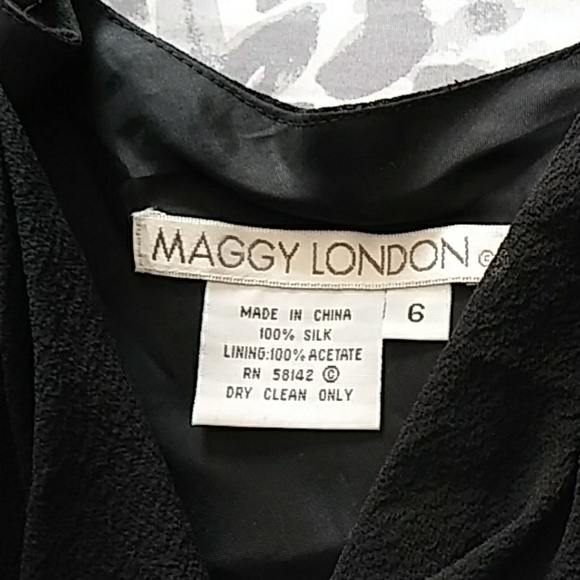 Dress - Picture 3 of 4